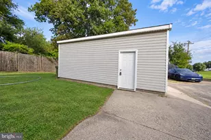 1009 Hessian, West Deptford Township, NJ 08093 - Photo 5