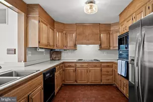 552 Hereford Ln, East Greenwich Township, NJ 08056 - Photo 9