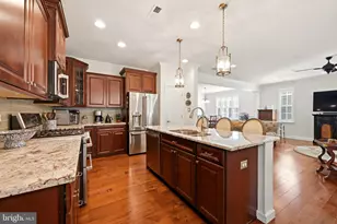 372 Berrhill Dr, Monroe Township, NJ 08094 - Photo 9