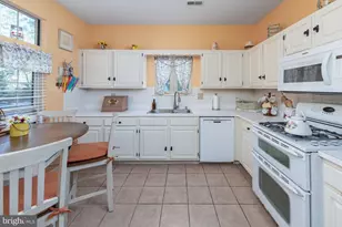 411 Longfellow Dr, Monroe Township, NJ 08094 - Photo 17
