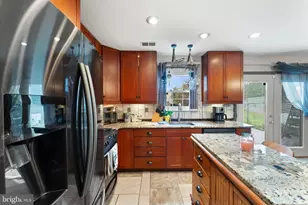 447 Whitman Ln, Monroe Township, NJ 08094 - Photo 3