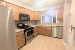 16 N Maple St, Woodbury, NJ 08096 - Photo 3