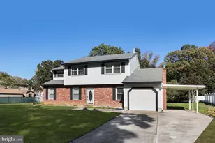 135 Holly Pkwy, Monroe Township, NJ 08094 - Photo 1