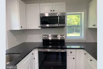 276 Woodstown Daretown, Pilesgrove, NJ 08098 - Photo 15