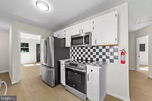 33 Pinewood Ave, Carneys Point, NJ 08069 - Photo 5