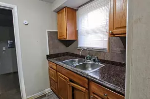 39 Maplewood Ave, Carneys Point, NJ 08069 - Photo 5