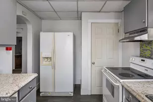 303 Pine St, Carneys Point, NJ 08069 - Photo 9