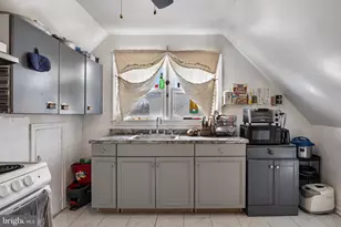 303 Pine St, Carneys Point, NJ 08069 - Photo 17