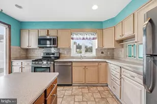 26 Maplewood Ave, Carneys Point, NJ 08069 - Photo 13