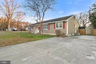 9 Oberlin Rd, Pennsville, NJ 08070 - Photo 1