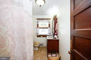 50 Delaware Ave, Penns Grove, NJ 08069 - Photo 17