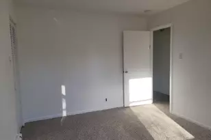 239 J St, Carneys Point, NJ 08069 - Photo 15