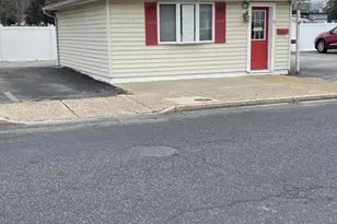 6 Chestnut St, Pennsville Township, NJ 08070 - Photo 1