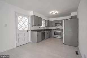 17 Maplewood Ave, Carneys Point, NJ 08069 - Photo 9