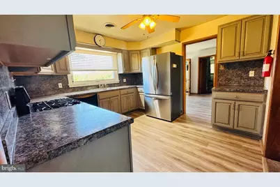 116 N Golfwood Avenue, Carneys Point, NJ 08069 - Photo 3