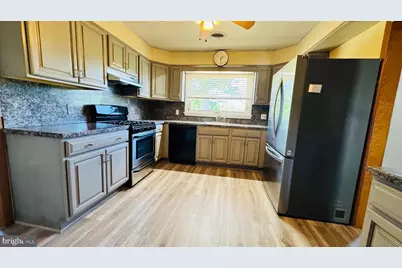 116 N Golfwood Avenue, Carneys Point, NJ 08069 - Photo 5