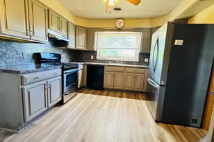 116 N Golfwood Ave, Carneys Point, NJ 08069 - Photo 5