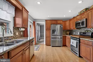 46 Maplewood Ave, Carneys Point, NJ 08069 - Photo 17