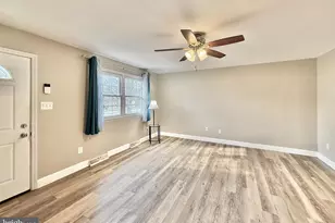 8 Woodside Pl, Pennsville Township, NJ 08070 - Photo 15