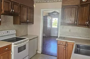 374 Manor Ave, Carneys Point, NJ 08069 - Photo 3