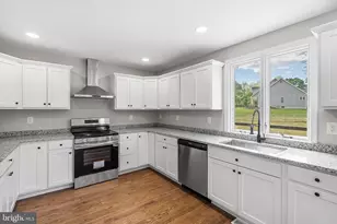 39 Holly Ln, Pilesgrove, NJ 08098 - Photo 9
