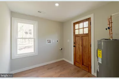 105 E Del A Vue Avenue, Carneys Point, NJ 08069 - Photo 21