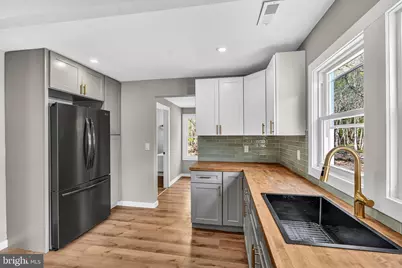 105 E Del A Vue Avenue, Carneys Point, NJ 08069 - Photo 7