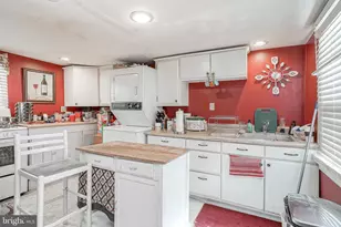 323 S Main St, Woodstown, NJ 08098 - Photo 9