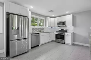3 Lakeside Ln, Carneys Point, NJ 08069 - Photo 3