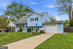 24 Barclay Dr, Pennsville, NJ 08070 - Photo 1