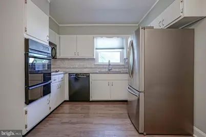 144 Castle Heights Avenue, Pennsville Township, NJ 08070 - Photo 15