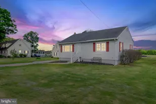 370 S Hook Rd, Pennsville, NJ 08070 - Photo 1