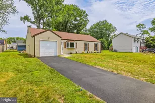 279 Wintergreen Ln, Carneys Point, NJ 08069 - Photo 1