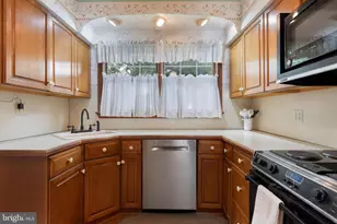 615 Hawks Bridge Rd, Carneys Point, NJ 08069 - Photo 15