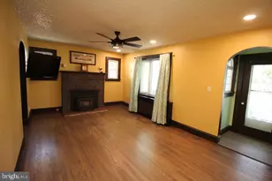 308 Pine St, Carneys Point, NJ 08069 - Photo 3