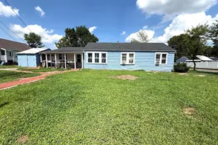 130 Michigan Rd, Pennsville Township, NJ 08070 - Photo 1