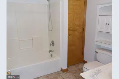 56 E Canal Street #APT. B, Alloway, NJ 08079 - Photo 5