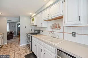 8 Paterson Ave, Pennsville, NJ 08070 - Photo 9