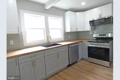 105 E Del A Vue Avenue, Carneys Point, NJ 08069 - Photo 17