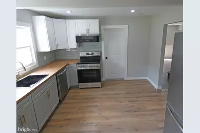 105 E Del A Vue Avenue, Carneys Point, NJ 08069 - Photo 21
