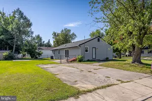 10 Narcissus Rd, Pennsville, NJ 08070 - Photo 15