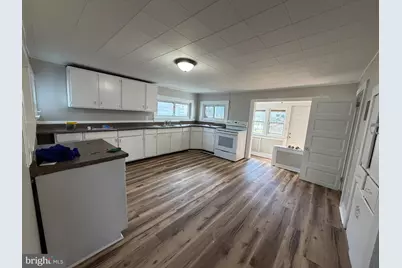 21 E Pittsfield Street, Pennsville Township, NJ 08070 - Photo 3