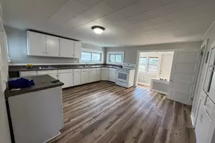 21 E Pittsfield St, Pennsville Township, NJ 08070 - Photo 3