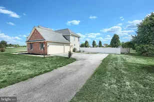 37 Amanda Dr, Littlestown, PA 17340 - Photo 5