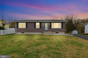 77 E Locust Ln, New Oxford, PA 17350 - Photo 3