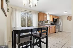 77 E Locust Ln, New Oxford, PA 17350 - Photo 13