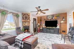 201 S Water St, New Oxford, PA 17350 - Photo 9