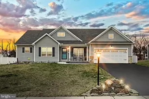 141 Oxford Blvd, New Oxford, PA 17350 - Photo 1