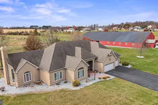 334 Rolling Ln, Abbottstown, PA 17301 - Photo 3