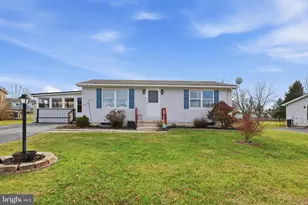 22 Spruce Ln, New Oxford, PA 17350 - Photo 1